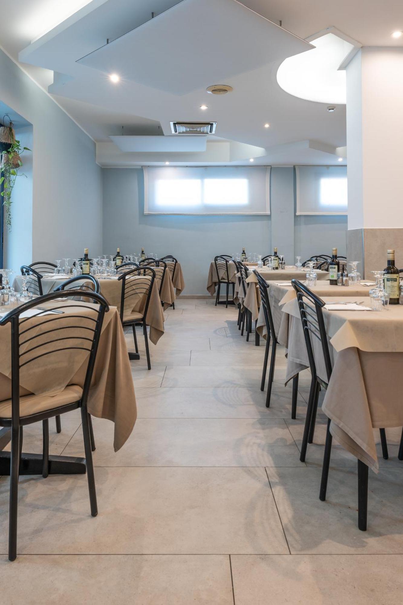 בלריה-איגאה מרינה Hotel Thea מראה חיצוני תמונה