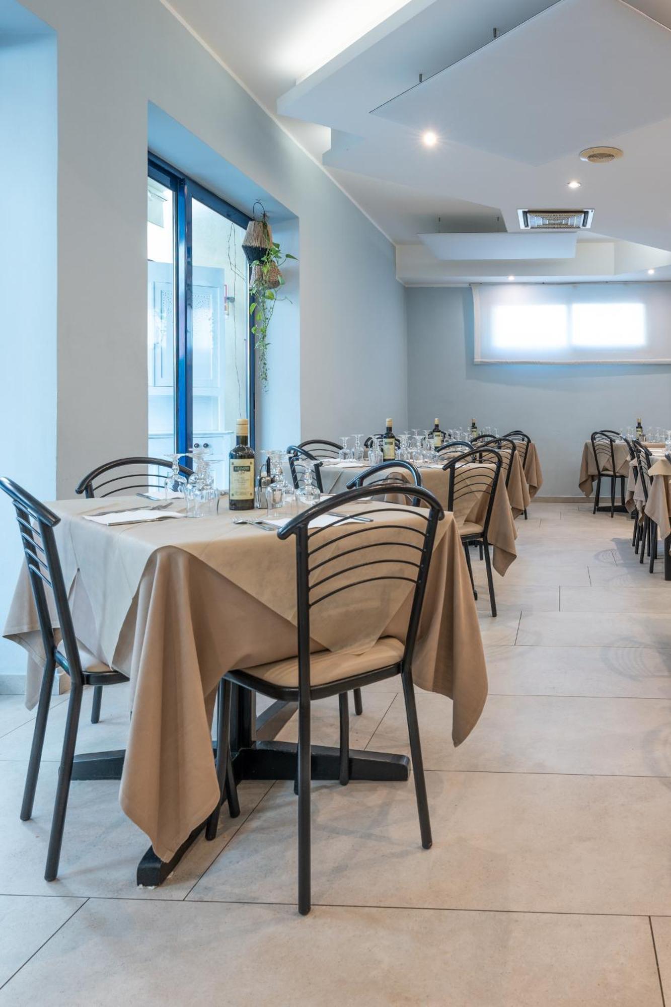 בלריה-איגאה מרינה Hotel Thea מראה חיצוני תמונה